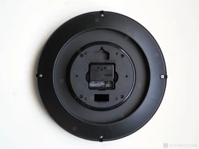 CL-8332 FORLI フォルリ 電波掛け時計 裏側の写真