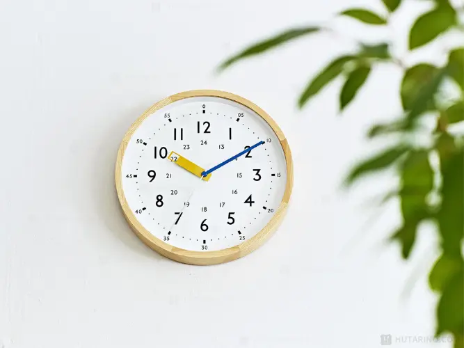 Interform 知育時計 CL-2937 Storuman ストゥールマン シンプルな壁にかけた写真