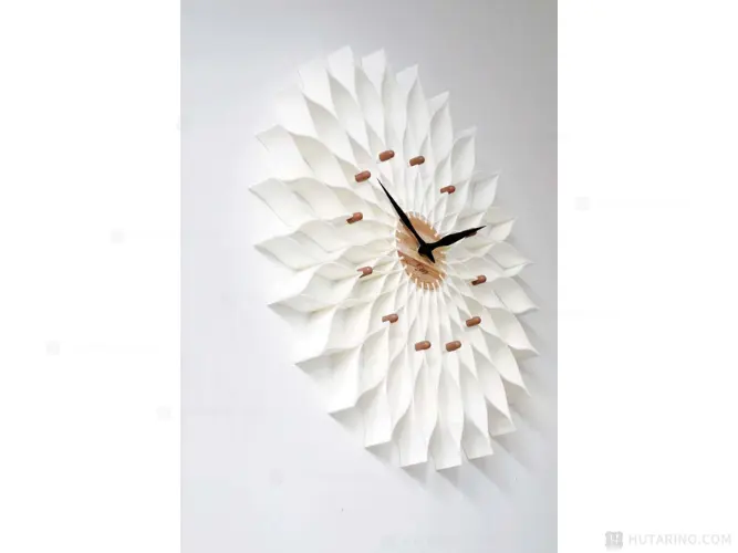 CL-9903 Leffard ルファール 壁掛け時計 白い壁に設置した写真