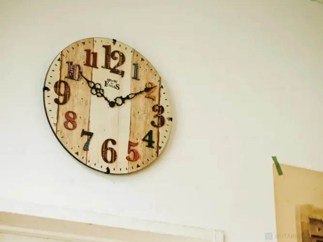 CL-8931 Amberg アンベルク 電波掛け時計 使用イメージ