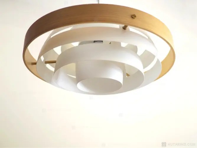 LT-3982 LT-3984 Norr ノール ペンダントライト 天井照明 下から見上げた写真