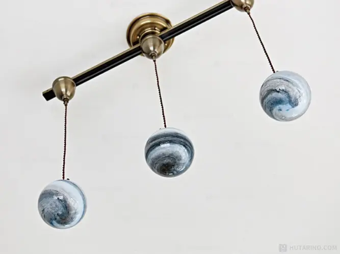 LT-3988-Univers を見上げた写真