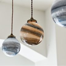 LT-3988 Univers ユニヴェール 点灯時と消灯時の違い