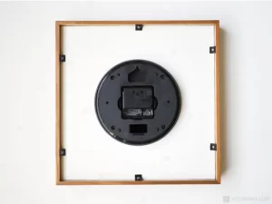 CL-4059 Cadre カードル 電波時計 の裏面のデバイスがよくわかる写真