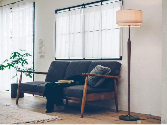 LT-3973 Svante スヴァンテ フロアライト 使用イメージした写真