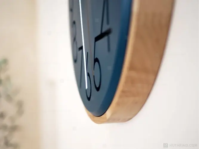 CL-4341 Nokka ノッカ ウォールクロック ウッドパーツのアップ