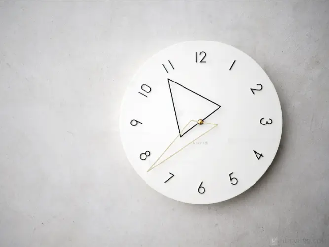 CL-4342 Kolmio コルミオ ウォールクロック IVの使用イメージ写真
