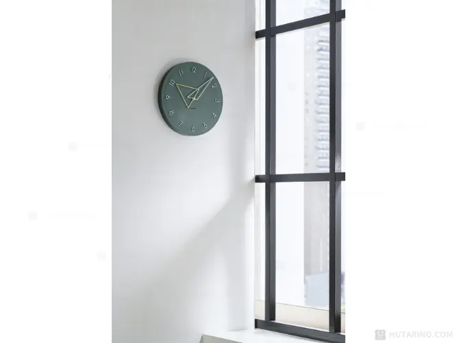 CL-4342 Kolmio コルミオ ウォールクロック の使用イメージ写真