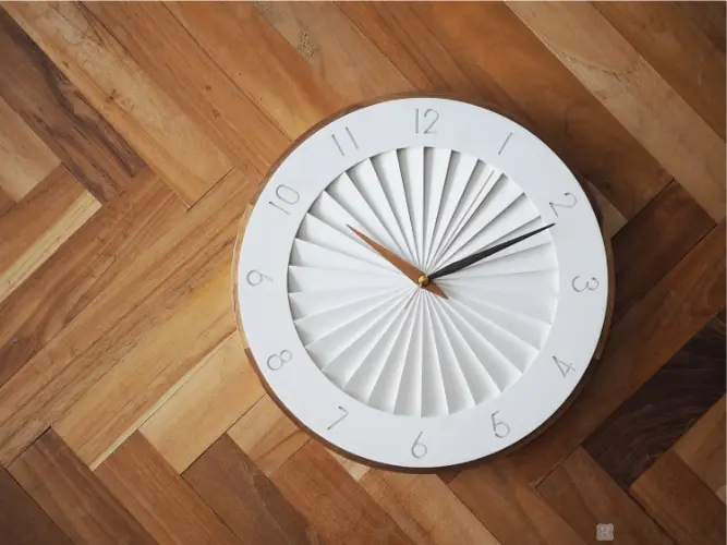 CL-4384 Ludvika ルドヴィーカ ウォールクロック 正面から見た写真