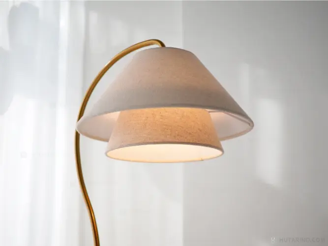 LT-4291 Nelke ネルケ フロアライト 点灯させた写真