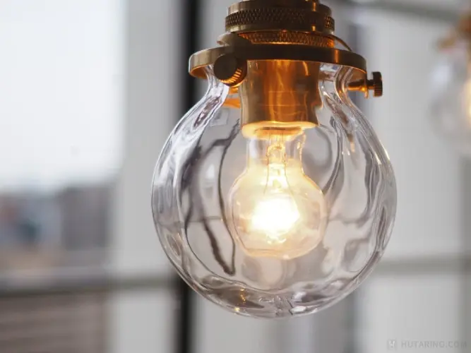 LT-4351 LT-4533 Toivo トイヴォ ペンダントライト ROを点灯させた写真