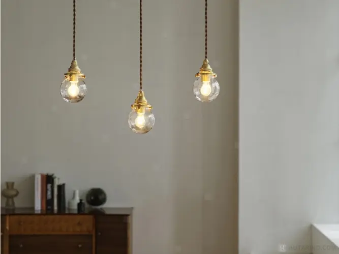 LT-4351 LT-4533 Toivo トイヴォ ペンダントライトを複数使用した写真