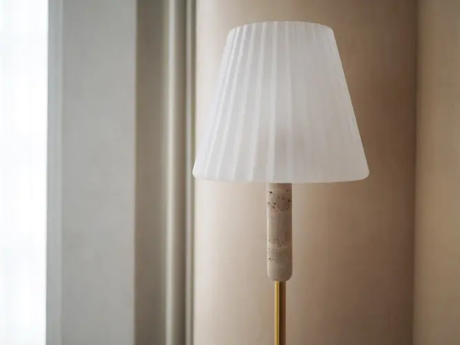 LT-4360 LT-4362 Mieto ミエト フロアライト 消灯時の写真