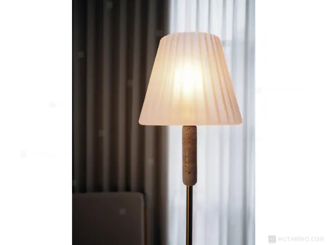 LT-4360 LT-4362 Mieto ミエト フロアライト 点灯時の写真