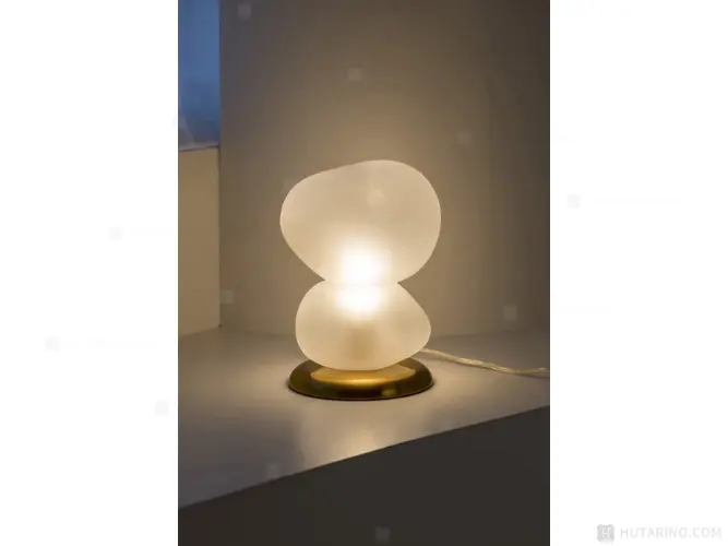 LT-4381 LT-4383 Uninen ウニネン テーブルライト 点灯させた写真