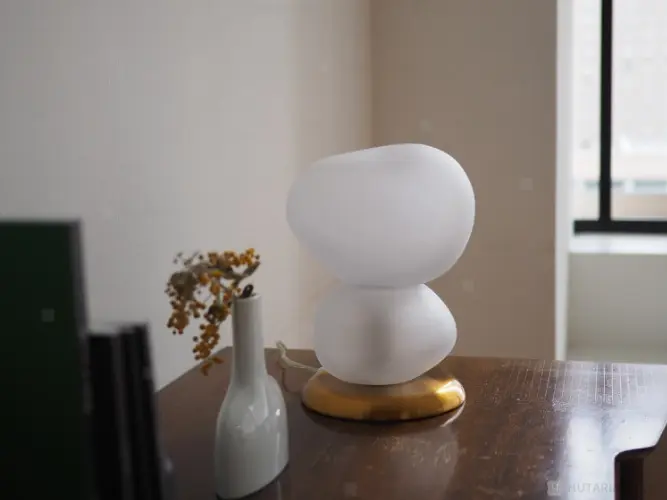 LT-4381 LT-4383 Uninen ウニネン テーブルライト 消灯時の写真