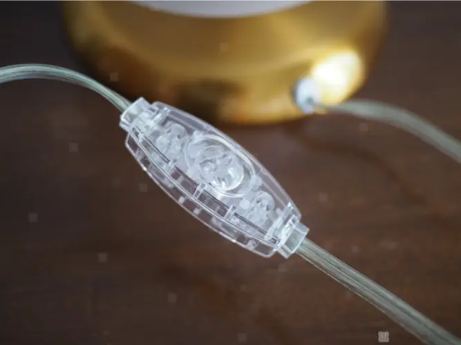 LT-4381 LT-4383 Uninen ウニネン テーブルライト スイッチの写真